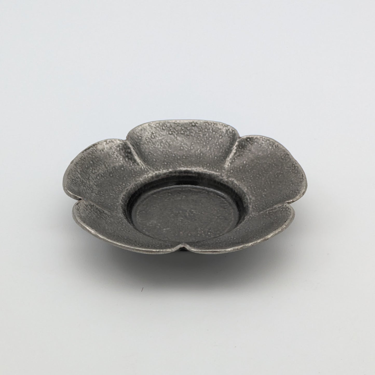 Chataku aus Zinn Pflaumenblüte