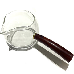 Glasdekanter mit Holzgriff