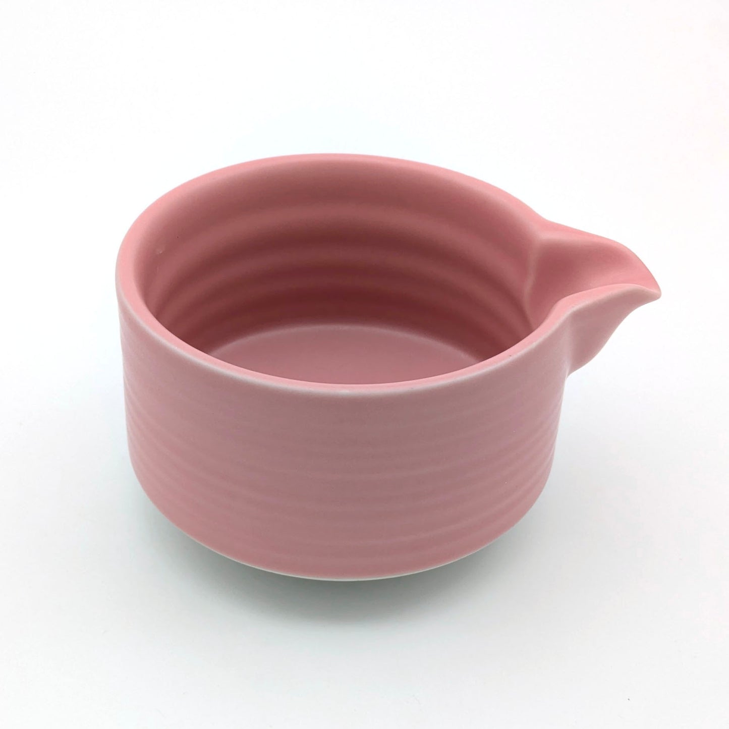 Tiefe Matchaschale mit Ausguss